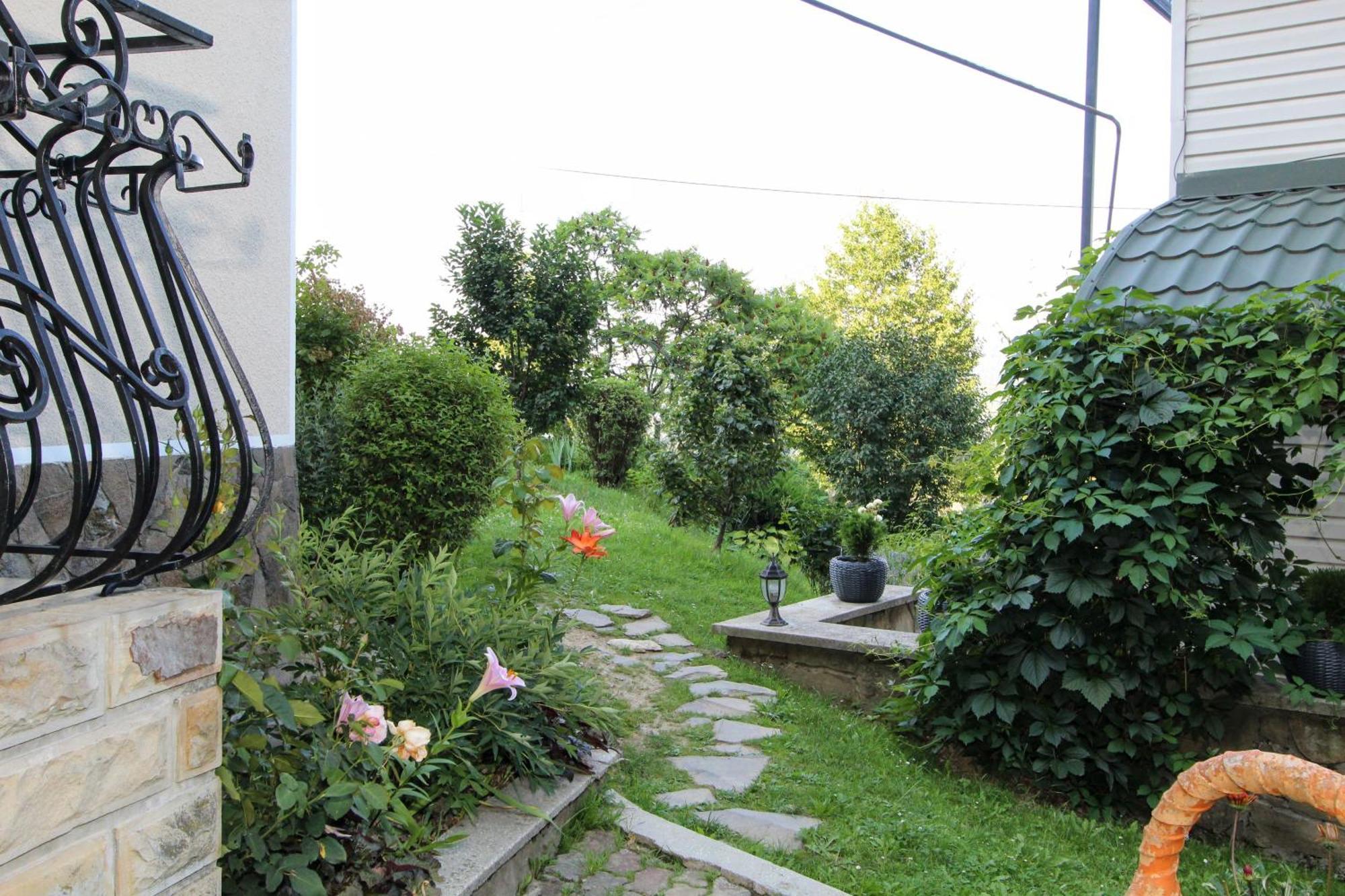 Котедж "Красний Краєвид" Iaremcea Exterior foto