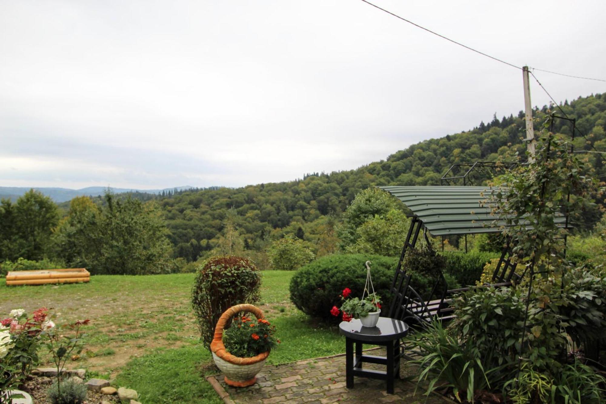 Котедж "Красний Краєвид" Iaremcea Exterior foto